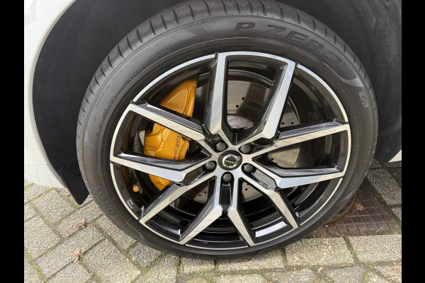 Volvo XC60 2.0 T8 Plug-in-hybrid AWD Polestar Engineered