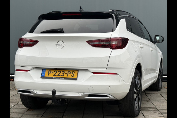 Opel Grandland BWJ 2022 | 1.2T 131PK Ultimate | TREKHAAK | 360 CAMERA | LEDER/ALCANTARA | CLIMA | WINTERPAKKET | NAVI | CARPLAY