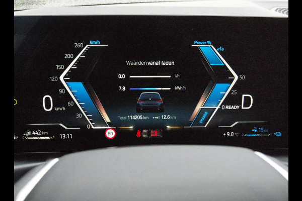 BMW 3 Serie Touring 330e | Plug-In Hybride | 19 Inch | Trekhaak | NL-Auto | Facelift model |