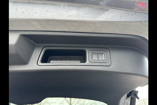 BYD SEAL U 1.5 DM-i FWD Comfort VAN: €41.900,- VOOR: €37.440,- UW EINDEJAARSVOORDEEL: €4.460,- | UNIEK IN NL! tot 125km electrisch rijbereik | 6 jaar volledige BYD GARANTIE | NIEUWE AUTO |