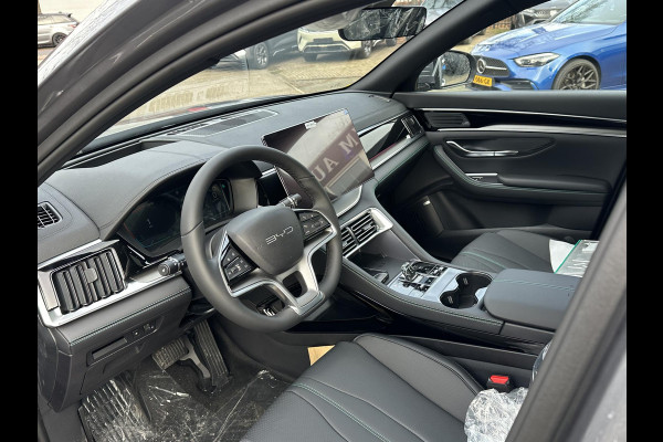 BYD SEAL U 1.5 DM-i FWD Comfort VAN: €41.900,- VOOR: €37.440,- UW EINDEJAARSVOORDEEL: €4.460,- | UNIEK IN NL! tot 125km electrisch rijbereik | 6 jaar volledige BYD GARANTIE | NIEUWE AUTO |