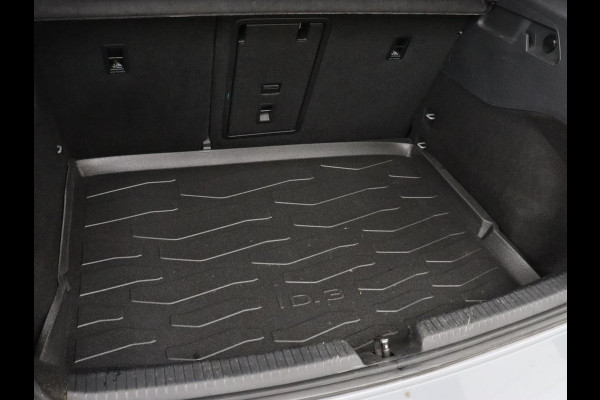 Volkswagen ID.3 Pro S 77 kWh | Stoel & stuurverwarming | Matrix LED | Keyless | Camera | Adaptive cruise | Carplay | Sfeerverlichting | Navigatie