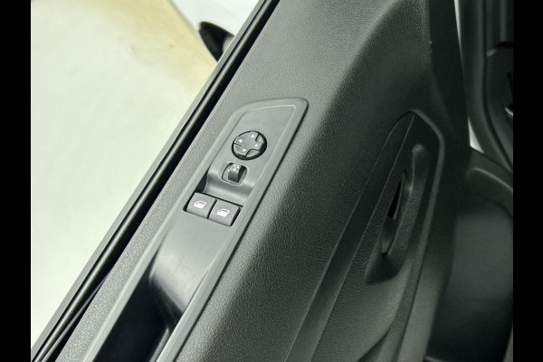 Opel Vivaro 2.0 BlueHDi 145PK L3 Automaat Airco Navigatie Trekhaak Sidebars 3-Zits