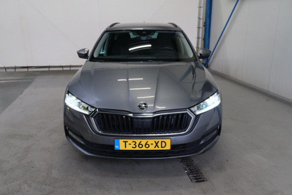 Škoda Octavia Combi 1.0 e-TSI Ambition Automaat - N.A.P. Airco, Cruise, PDC, Navi, Virtual display, Trekhaak.
