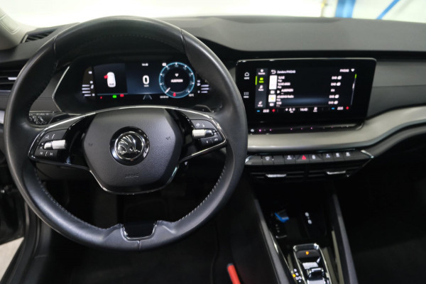 Škoda Octavia Combi 1.0 e-TSI Ambition Automaat - N.A.P. Airco, Cruise, PDC, Navi, Virtual display, Trekhaak.