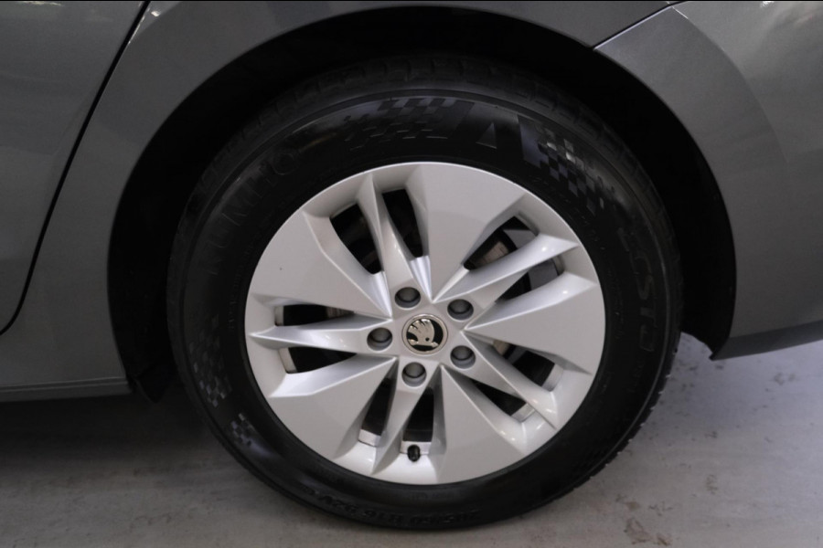 Škoda Octavia Combi 1.0 e-TSI Ambition Automaat - N.A.P. Airco, Cruise, PDC, Navi, Virtual display, Trekhaak.