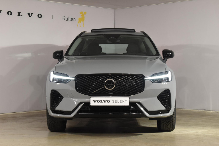 Volvo XC60 T6 350PK Automaat Plug-in Hybrid AWD Plus Dark / Navigatie / Adaptieve Cruisecontrol / Head Up-Display / Panorama dak / Leder / Elektrische stoelen / 360 Camera / Trekhaak /