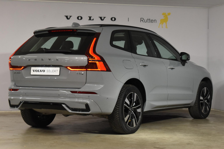 Volvo XC60 T6 350PK Automaat Plug-in Hybrid AWD Plus Dark / Navigatie / Adaptieve Cruisecontrol / Head Up-Display / Panorama dak / Leder / Elektrische stoelen / 360 Camera / Trekhaak /