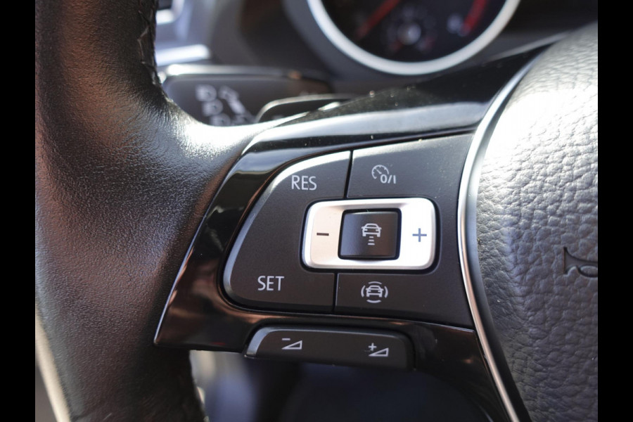 Volkswagen Tiguan Allspace 1.5 TSI DSG R-Line 7p. | Navigatie | Climate Control | Lichtmetalen velgen | DAB | Led | Stoelverwarming