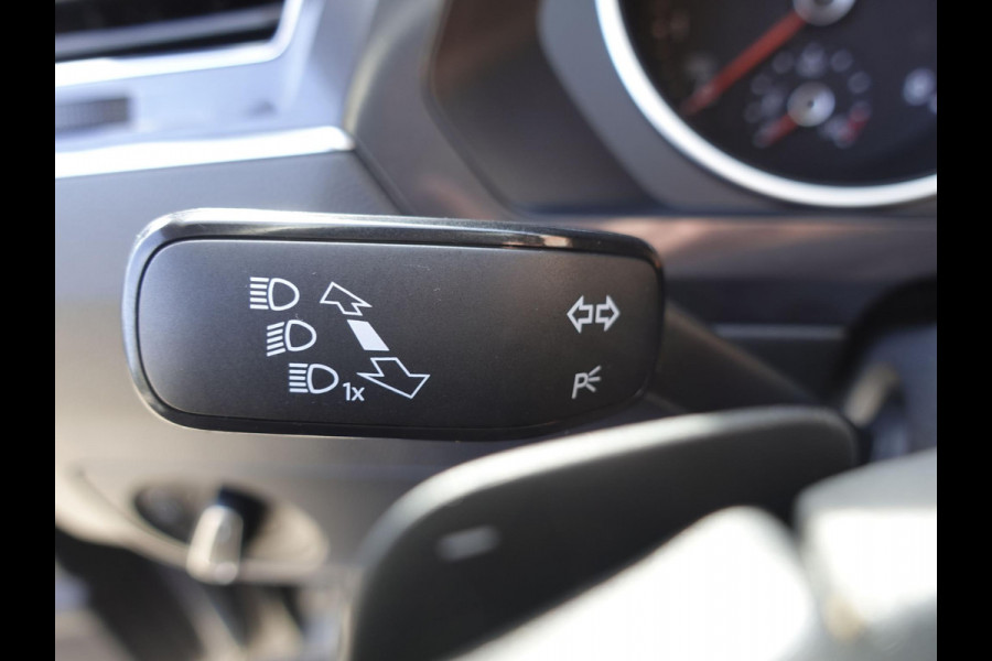 Volkswagen Tiguan Allspace 1.5 TSI DSG R-Line 7p. | Navigatie | Climate Control | Lichtmetalen velgen | DAB | Led | Stoelverwarming