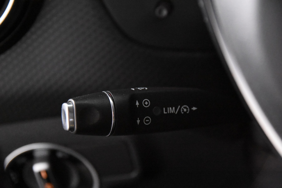 Mercedes-Benz A-Klasse 180 AMG-Line Ambiente *Navi*Stoelverwarming*