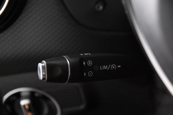 Mercedes-Benz A-Klasse 180 AMG-Line Ambiente *Navi*Stoelverwarming*