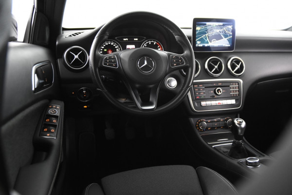 Mercedes-Benz A-Klasse 180 AMG-Line Ambiente *Navi*Stoelverwarming*