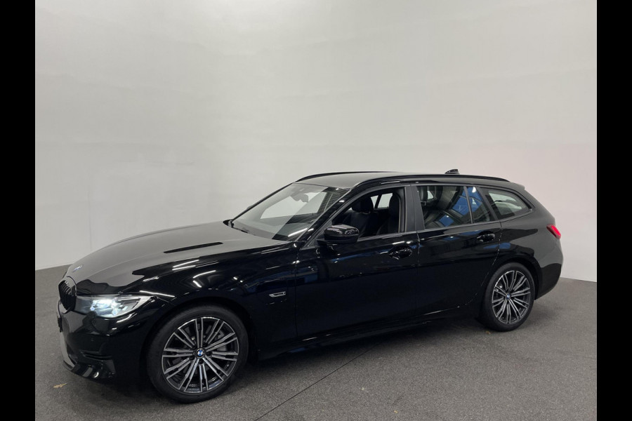 BMW 3 Serie Touring 330e Aut. Sportline Business 292pk Airco ECC Navi Carplay Cruise Control PDC VA Virtual cockpit Sportstoelen Sensatec