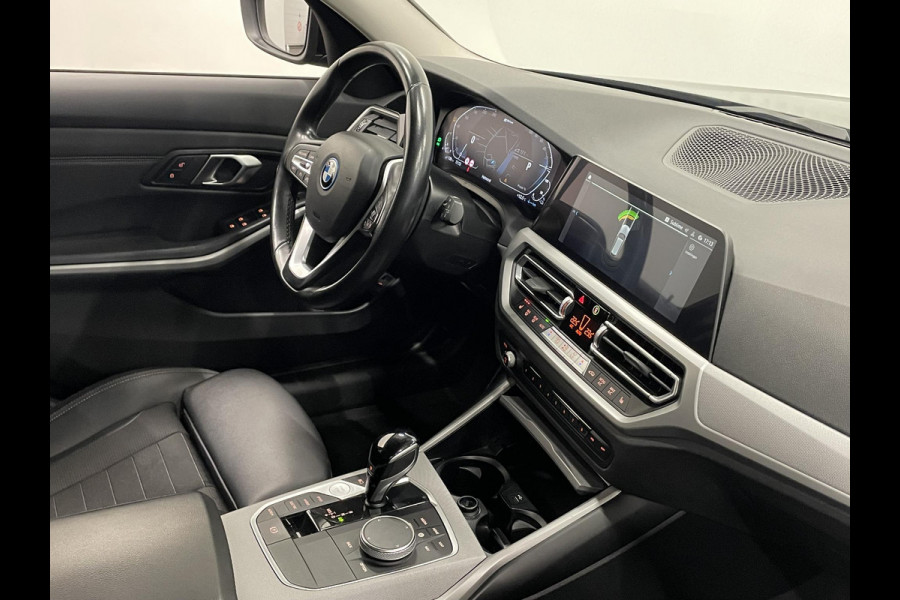 BMW 3 Serie Touring 330e Aut. Sportline Business 292pk Airco ECC Navi Carplay Cruise Control PDC VA Virtual cockpit Sportstoelen Sensatec