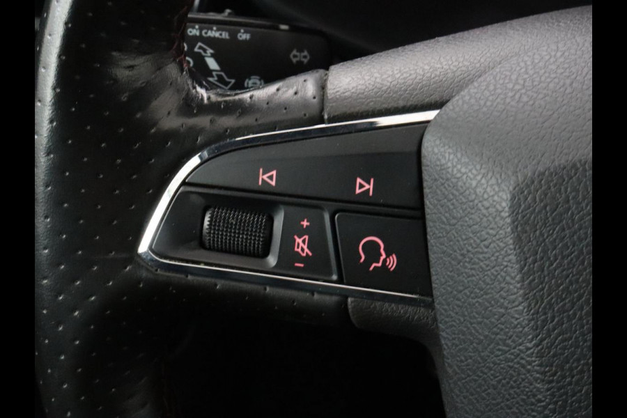 Seat Leon 1.5 TSI FR Ultimate Edition | Panoramadak | Stoelverwarming | Beats Audio | Camera | Carplay | Leder/Alcantara | Keyless | Virtual Cockpit | Full LED | Navigatie