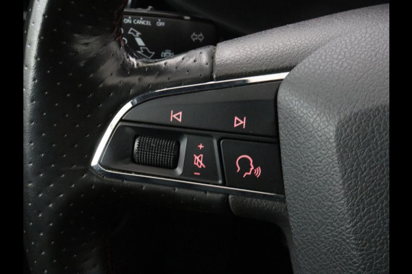 Seat Leon 1.5 TSI FR Ultimate Edition | Panoramadak | Stoelverwarming | Beats Audio | Camera | Carplay | Leder/Alcantara | Keyless | Virtual Cockpit | Full LED | Navigatie