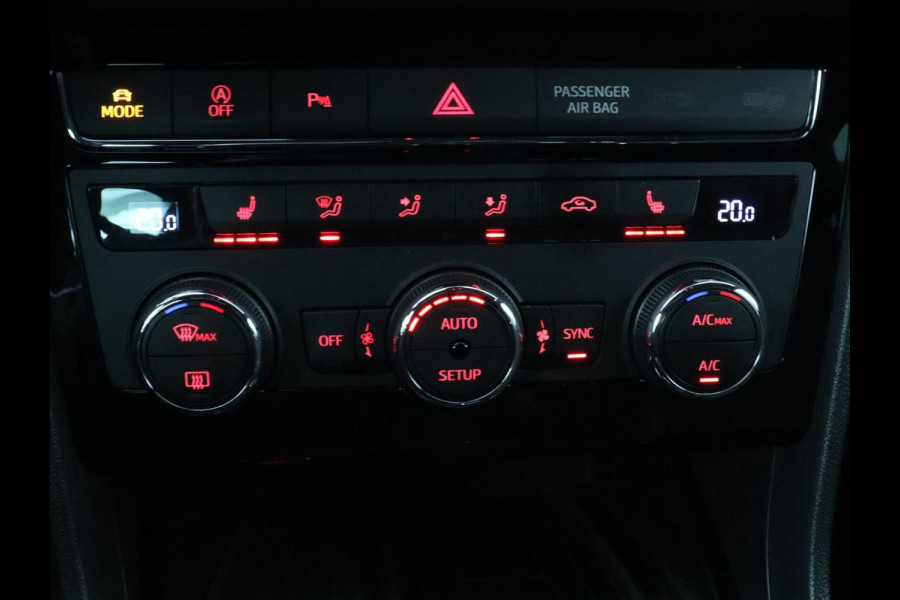 Seat Leon 1.5 TSI FR Ultimate Edition | Panoramadak | Stoelverwarming | Beats Audio | Camera | Carplay | Leder/Alcantara | Keyless | Virtual Cockpit | Full LED | Navigatie