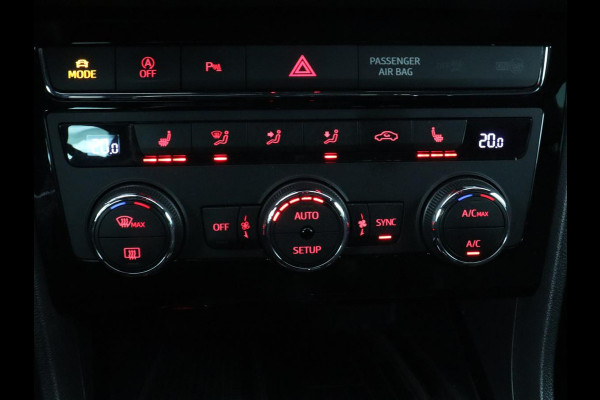 Seat Leon 1.5 TSI FR Ultimate Edition | Panoramadak | Stoelverwarming | Beats Audio | Camera | Carplay | Leder/Alcantara | Keyless | Virtual Cockpit | Full LED | Navigatie