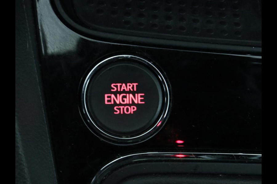 Seat Leon 1.5 TSI FR Ultimate Edition | Panoramadak | Stoelverwarming | Beats Audio | Camera | Carplay | Leder/Alcantara | Keyless | Virtual Cockpit | Full LED | Navigatie