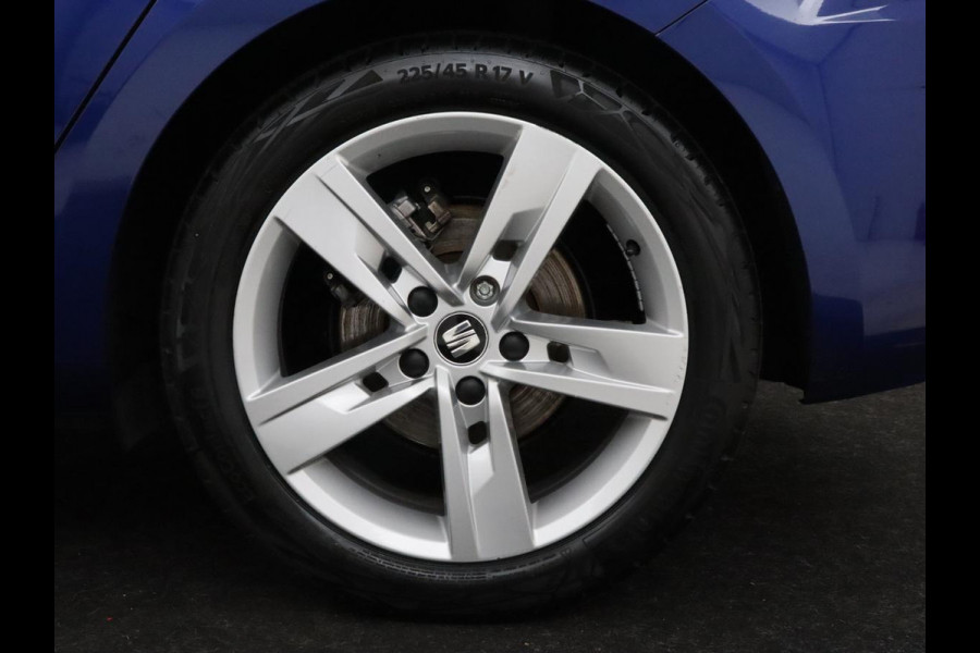 Seat Leon 1.5 TSI FR Ultimate Edition | Panoramadak | Stoelverwarming | Beats Audio | Camera | Carplay | Leder/Alcantara | Keyless | Virtual Cockpit | Full LED | Navigatie