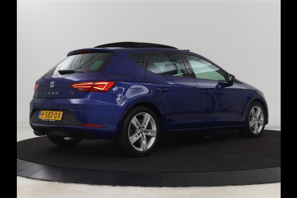 Seat Leon 1.5 TSI FR Ultimate Edition | Panoramadak | Stoelverwarming | Beats Audio | Camera | Carplay | Leder/Alcantara | Keyless | Virtual Cockpit | Full LED | Navigatie