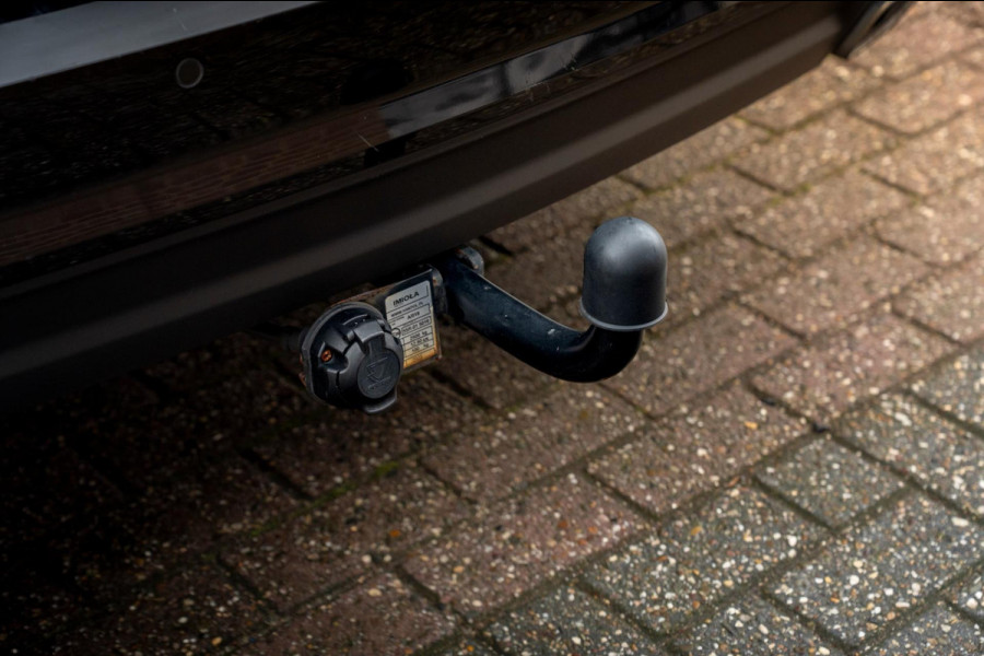 Audi A6 Avant 1.8 TFSI ultra 190 PK Adaptive Trekhaak Pano Half/Leer PDC 19'' S-Line