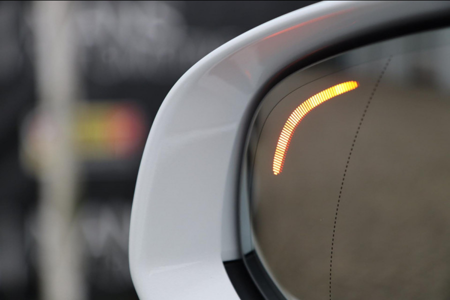 Volvo XC60 2.0 T8 Twin Engine AWD Inscription / PANODAK / HUD / KEYLESS / 2X MEMORY / CAMERA