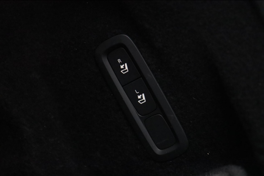 Volvo XC60 2.0 T8 Twin Engine AWD Inscription / PANODAK / HUD / KEYLESS / 2X MEMORY / CAMERA