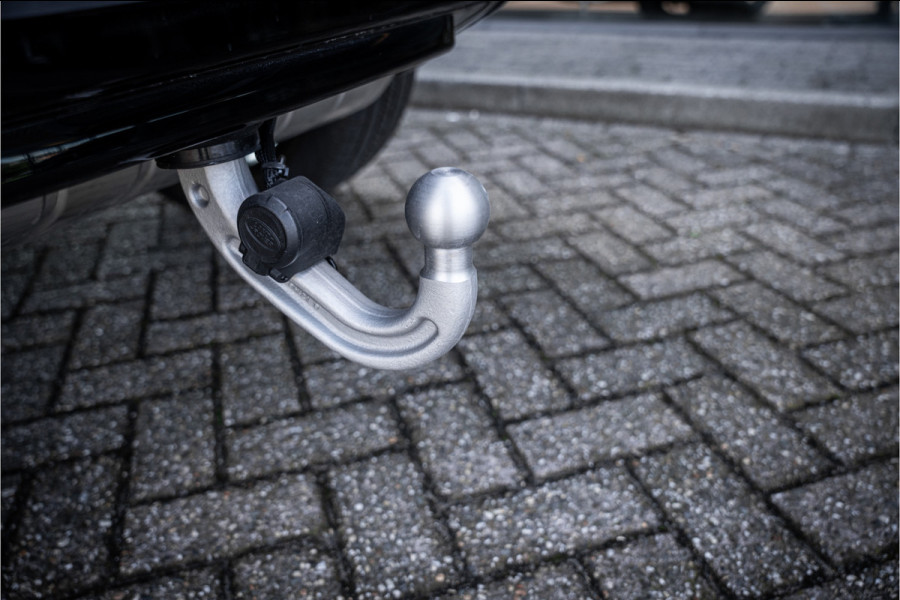 Land Rover Defender 110 P300e 110 FULL URBAN PACK ** Towing ** Cold Climate ** 23inch