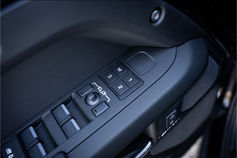 Land Rover Defender 110 P300e 110 FULL URBAN PACK ** Towing ** Cold Climate ** 23inch