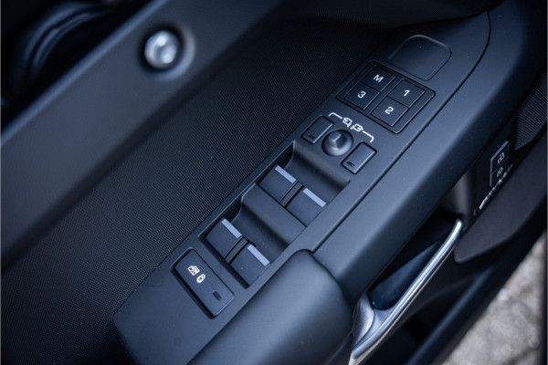 Land Rover Defender 110 P300e 110 FULL URBAN PACK ** Towing ** Cold Climate ** 23inch