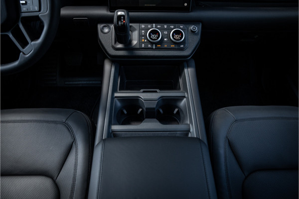 Land Rover Defender 110 P300e 110 FULL URBAN PACK ** Towing ** Cold Climate ** 23inch