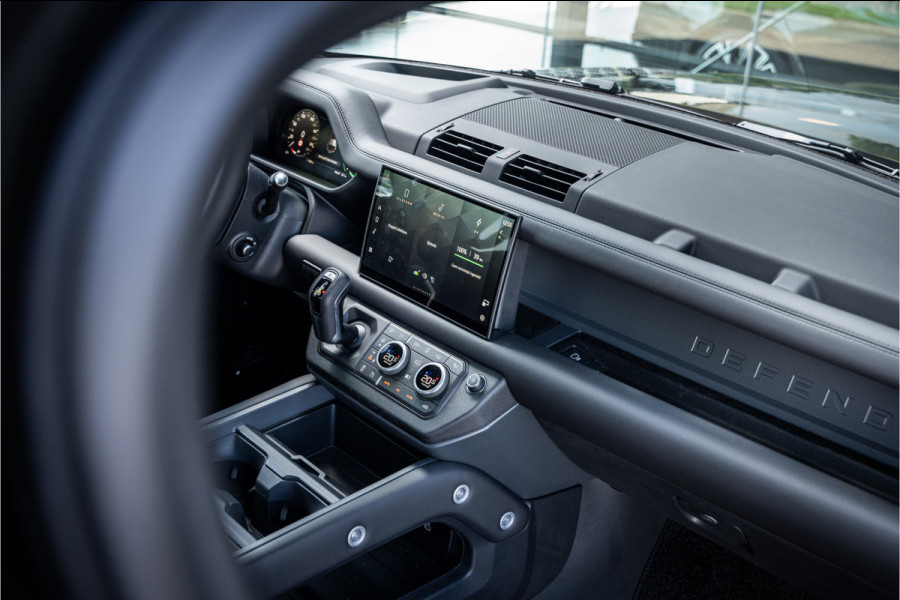 Land Rover Defender 110 P300e 110 FULL URBAN PACK ** Towing ** Cold Climate ** 23inch