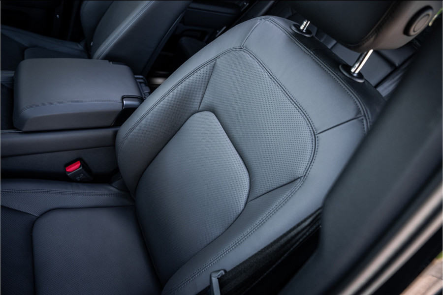 Land Rover Defender 110 P300e 110 FULL URBAN PACK ** Towing ** Cold Climate ** 23inch