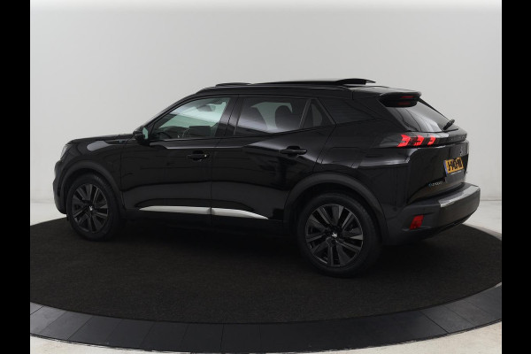 Peugeot e-2008 EV GT 50 kWh | Panoramadak | Stoelverwarming | Adaptive cruise | Leder/Alcantara | Carplay | 18'' | Camera | Navigatie | Dodehoek detectie