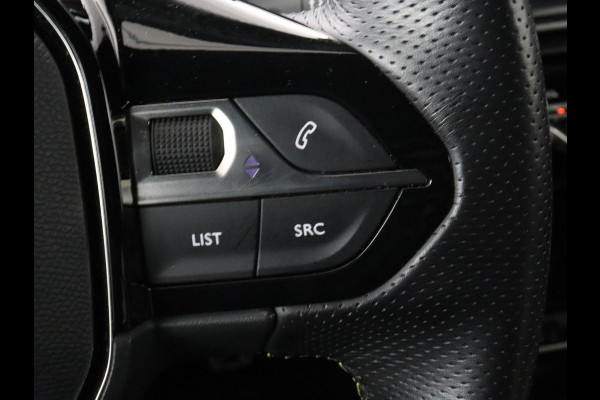Peugeot e-2008 EV GT 50 kWh | Panoramadak | Stoelverwarming | Adaptive cruise | Leder/Alcantara | Carplay | 18'' | Camera | Navigatie | Dodehoek detectie