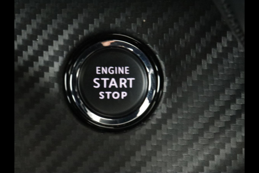 Peugeot e-2008 EV GT 50 kWh | Panoramadak | Stoelverwarming | Adaptive cruise | Leder/Alcantara | Carplay | 18'' | Camera | Navigatie | Dodehoek detectie