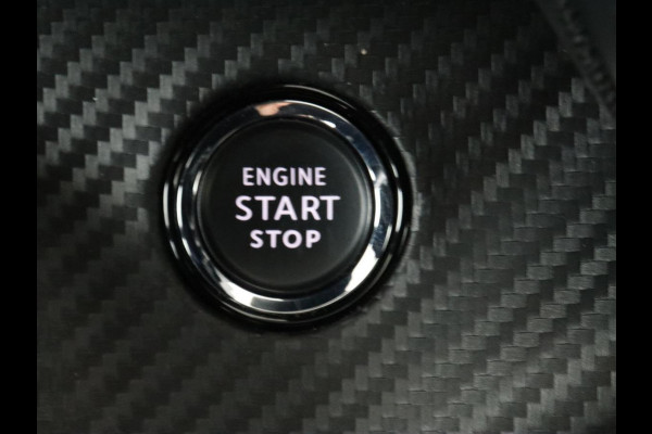Peugeot e-2008 EV GT 50 kWh | Panoramadak | Stoelverwarming | Adaptive cruise | Leder/Alcantara | Carplay | 18'' | Camera | Navigatie | Dodehoek detectie