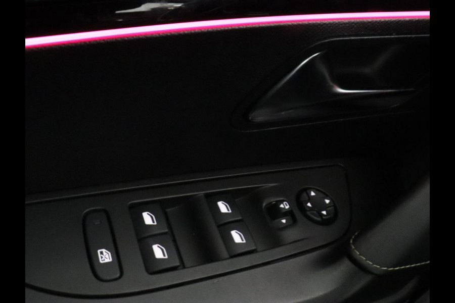 Peugeot e-2008 EV GT 50 kWh | Panoramadak | Stoelverwarming | Adaptive cruise | Leder/Alcantara | Carplay | 18'' | Camera | Navigatie | Dodehoek detectie