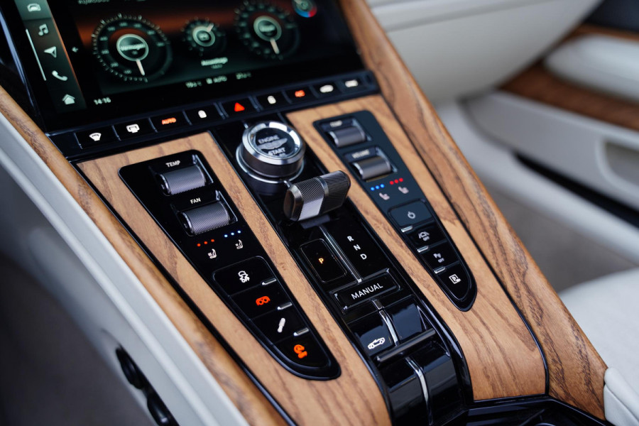 Aston Martin DB12 Volante 4.0 V8 NL-Auto 1e Eigenaar 3 D.Km Nw.Pr 430K