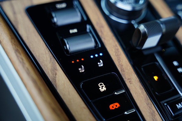 Aston Martin DB12 Volante 4.0 V8 NL-Auto 1e Eigenaar 3 D.Km Nw.Pr 430K