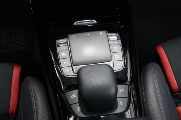 Mercedes-Benz AMG CLA 45 BTW/MULTIBEAM/VIRTUAL/SFEER/KUIP+MEMORY/19" LMV/CAM/ACC/ECC/12 MND GARANTIE