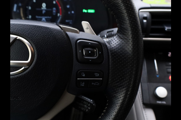 Lexus RC 300h F SPORT Line | Mark Levinson | Safety Pack | Stoelventilati