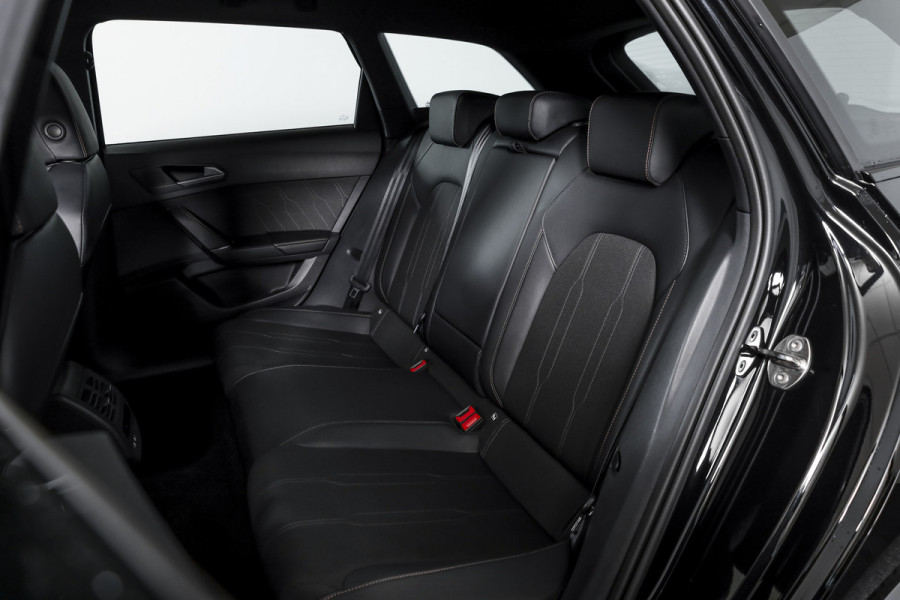 CUPRA Leon Sportstourer 1.5 TSI e-Hybrid Business | Drive Pack | Dig. Cockpit | Adapt. Cruise | Stoel-+Stuurverw. | PDC | Camera | NAV + App. Connect | ECC | LM 18" | 9447