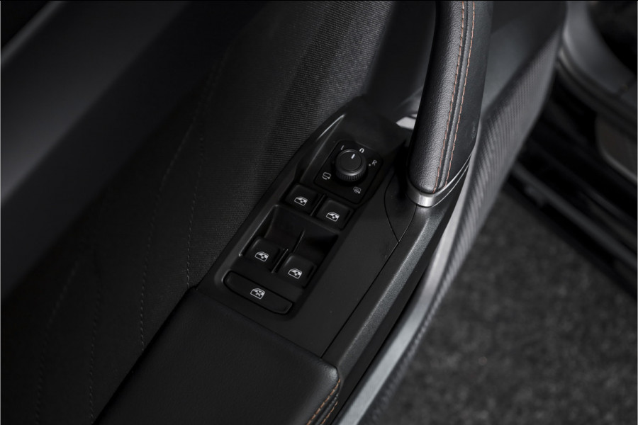 CUPRA Leon Sportstourer 1.5 TSI e-Hybrid Business | Drive Pack | Dig. Cockpit | Adapt. Cruise | Stoel-+Stuurverw. | PDC | Camera | NAV + App. Connect | ECC | LM 18" | 9447