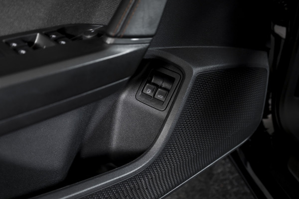 CUPRA Leon Sportstourer 1.5 TSI e-Hybrid Business | Drive Pack | Dig. Cockpit | Adapt. Cruise | Stoel-+Stuurverw. | PDC | Camera | NAV + App. Connect | ECC | LM 18" | 9447