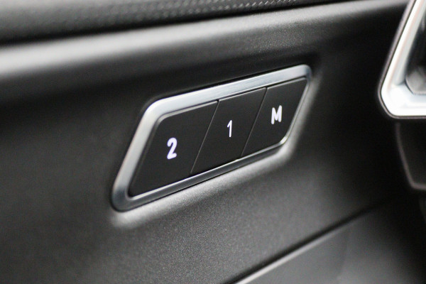 Lynk & Co 01 1.5 Panoramadak, ACC, Keyless, Navigatie, PDC, LED, 20''