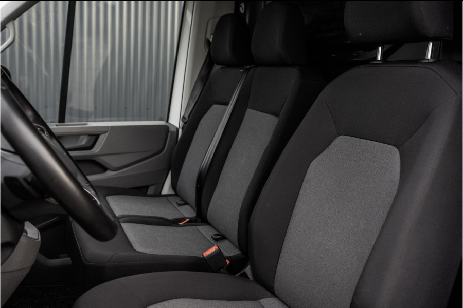 Volkswagen Crafter 35 2.0 TDI L4H3 | 177PK | Automaat | NW Interieur | Navi | Camera | Carplay