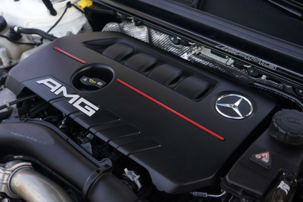 Mercedes-Benz CLA-Klasse AMG CLA 35 4Matic 306PK Pano/Aero/Night/Sfeer